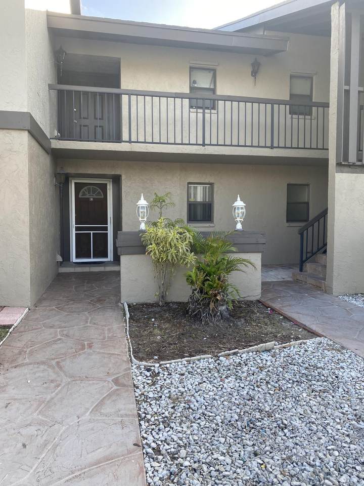 1629 Cabot Lane - Photo 1