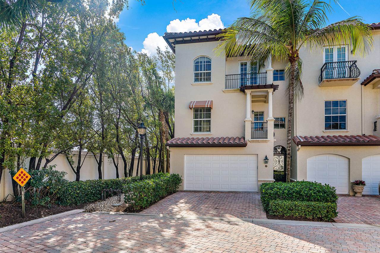 27 Marina Gardens Drive - Photo 1