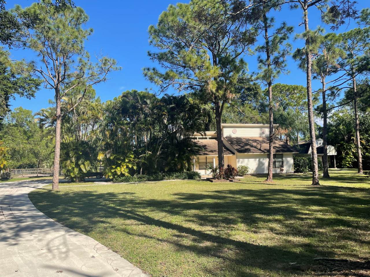 13843 158th Street - Photo 1
