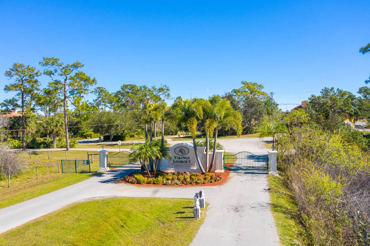 2601 North Lookout Boulevard - Photo 1