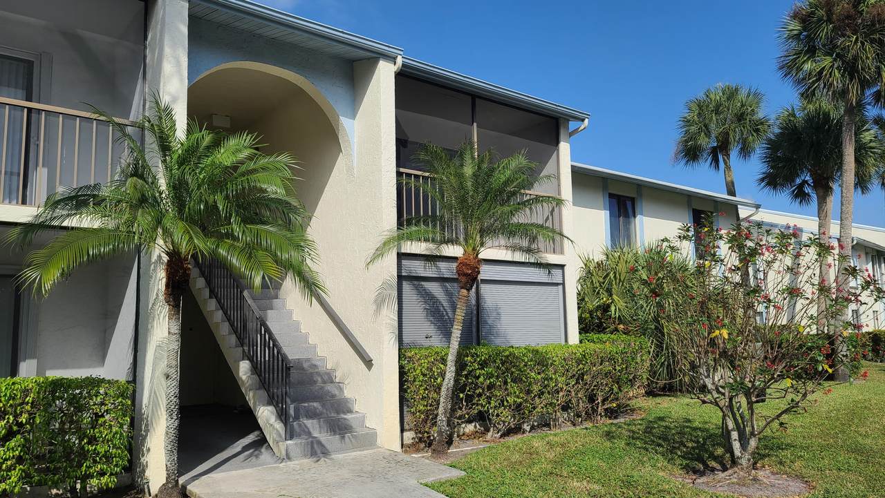 1118 Green Pine Boulevard - Photo 1