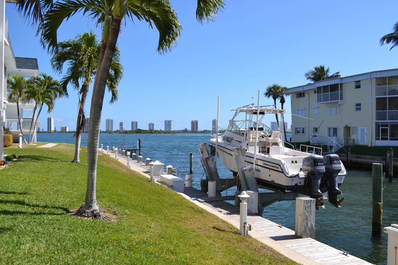 110 Shore Court - Photo 1