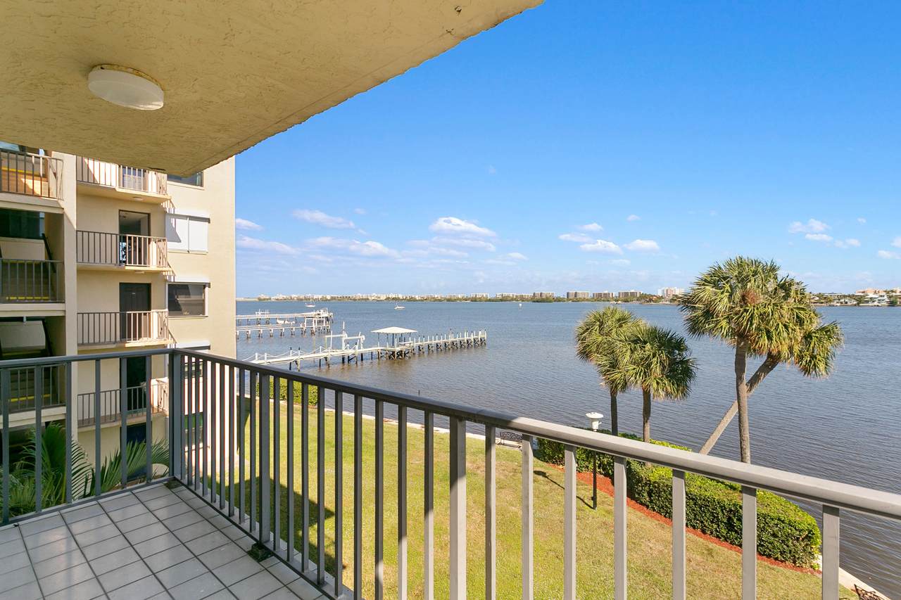 896 Federal Highway - Photo 1