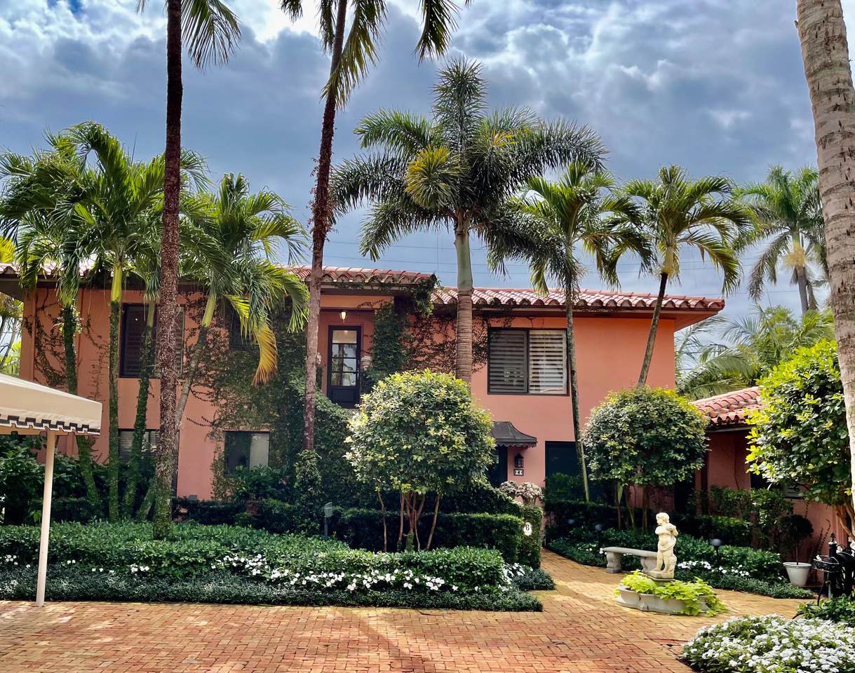 226 Chilean Avenue - Photo 1