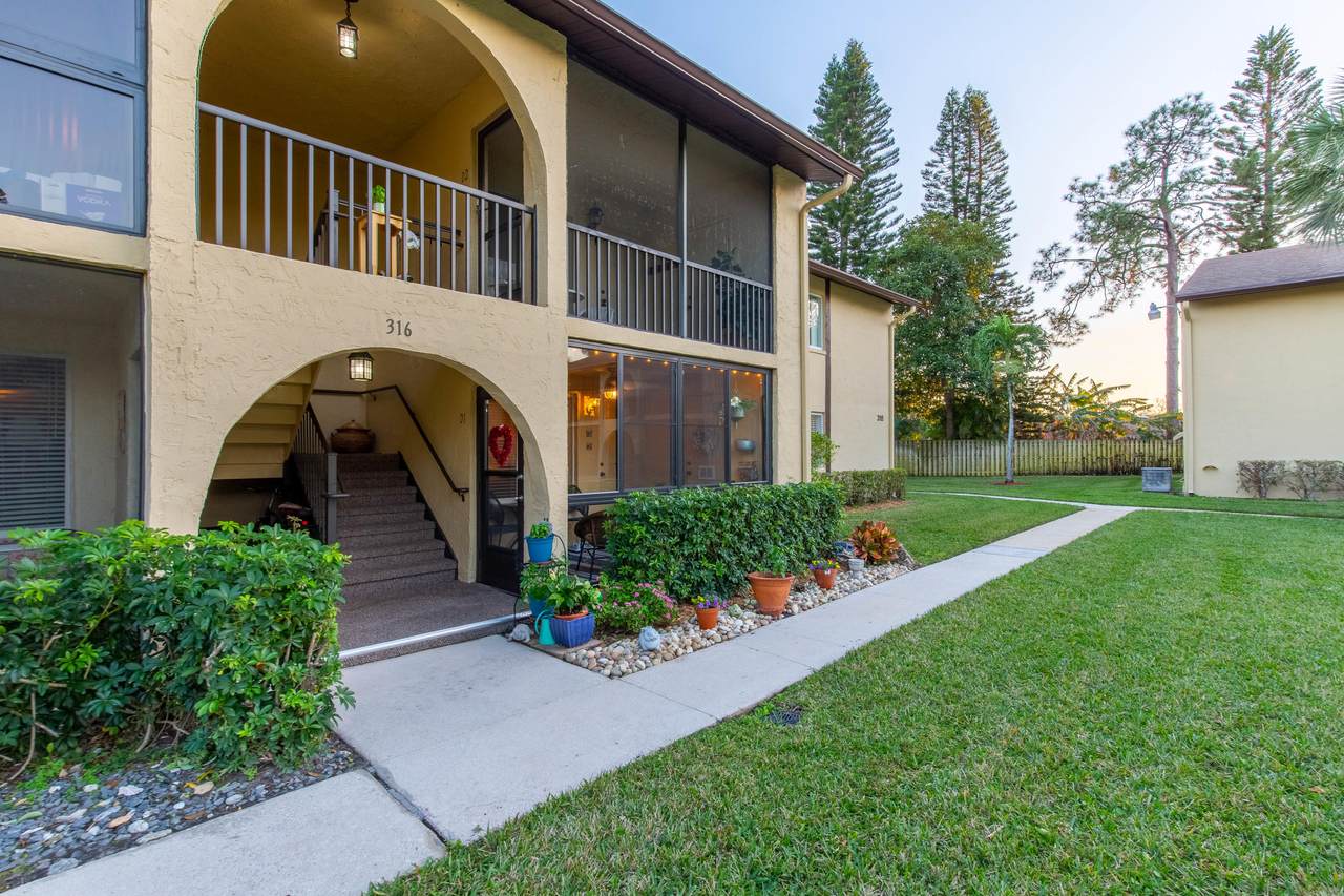 316 Pine Ridge Circle - Photo 1