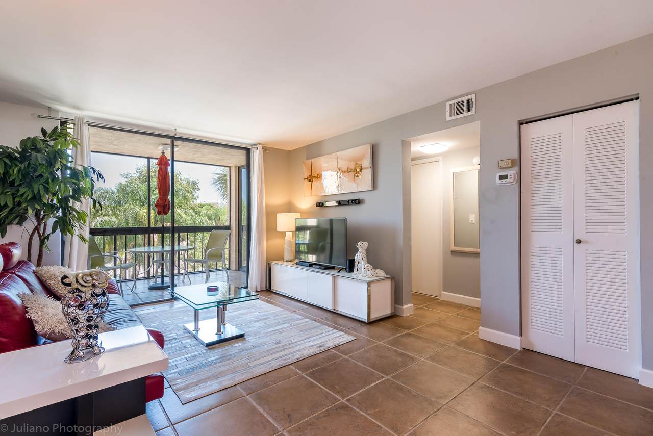 2255 Lindell Boulevard - Photo 1