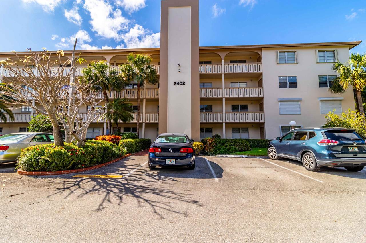 2402 Antigua Circle - Photo 1