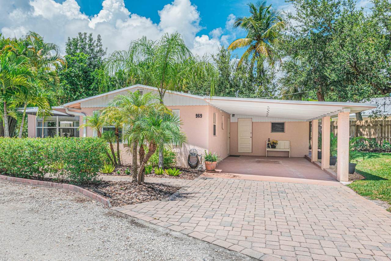 969 Banyan Tree Drive Drive - Photo 1