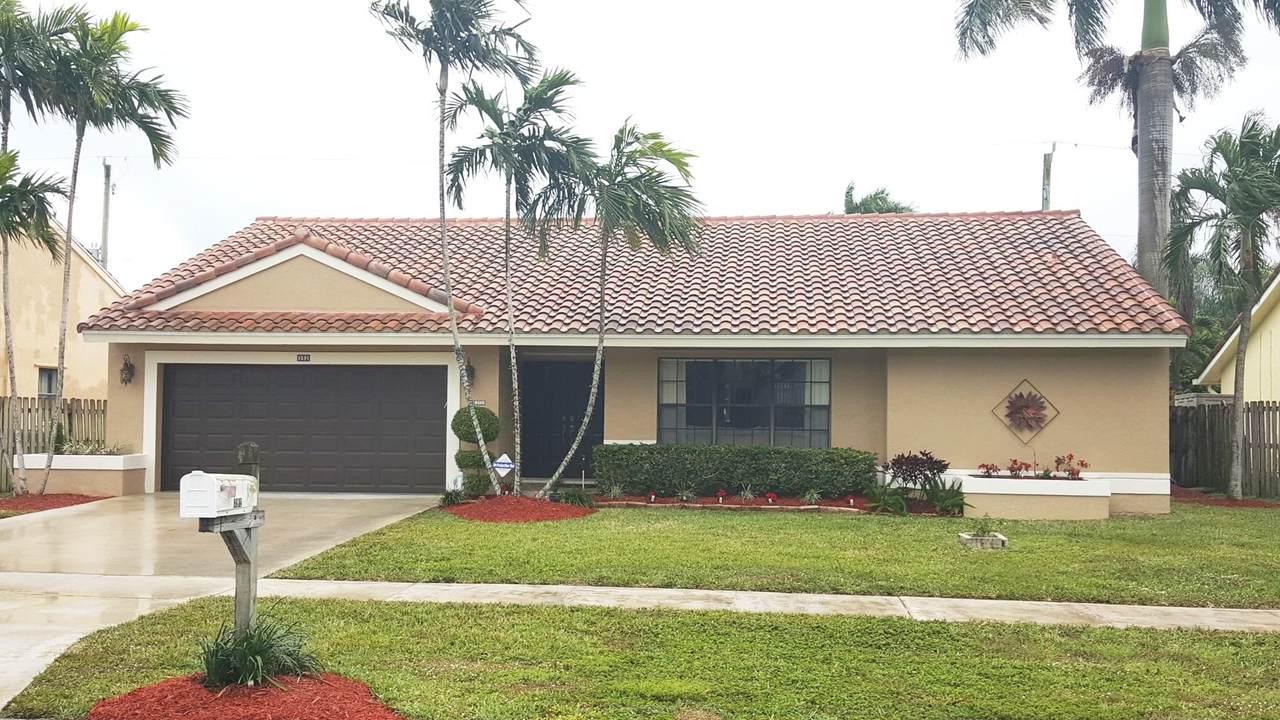 392 Seneca Lane - Photo 1