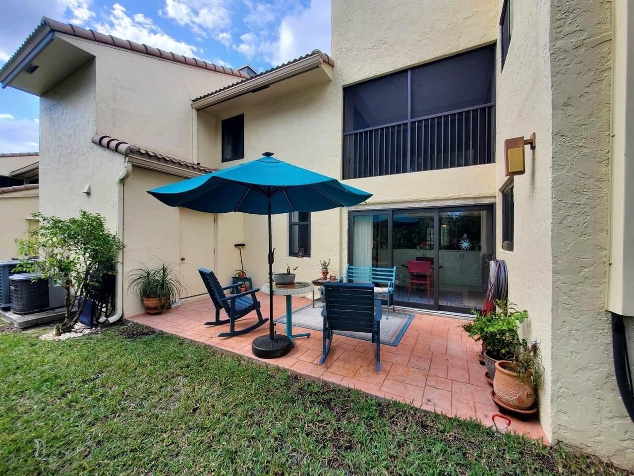 9520 1st Court - Photo 1