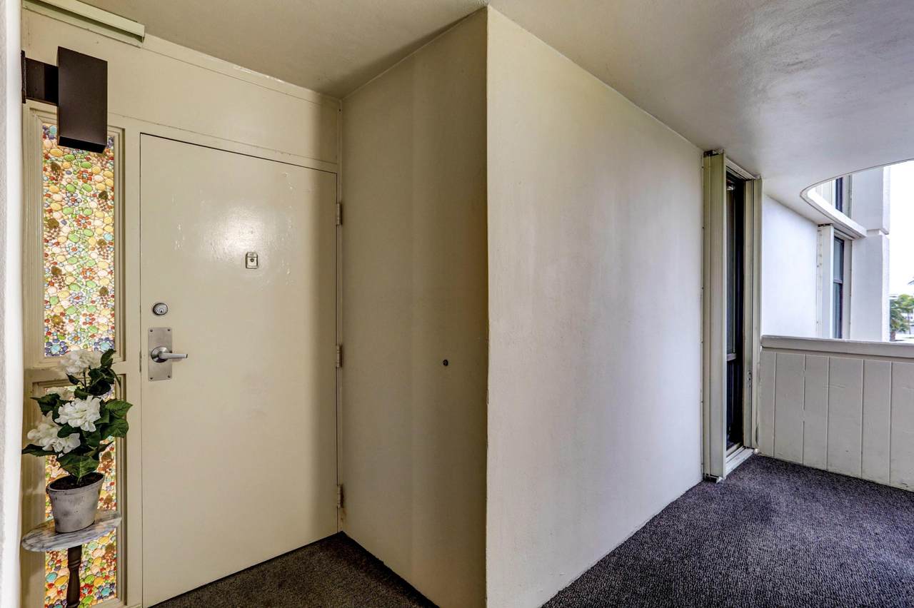 120 Lakeshore Drive - Photo 1