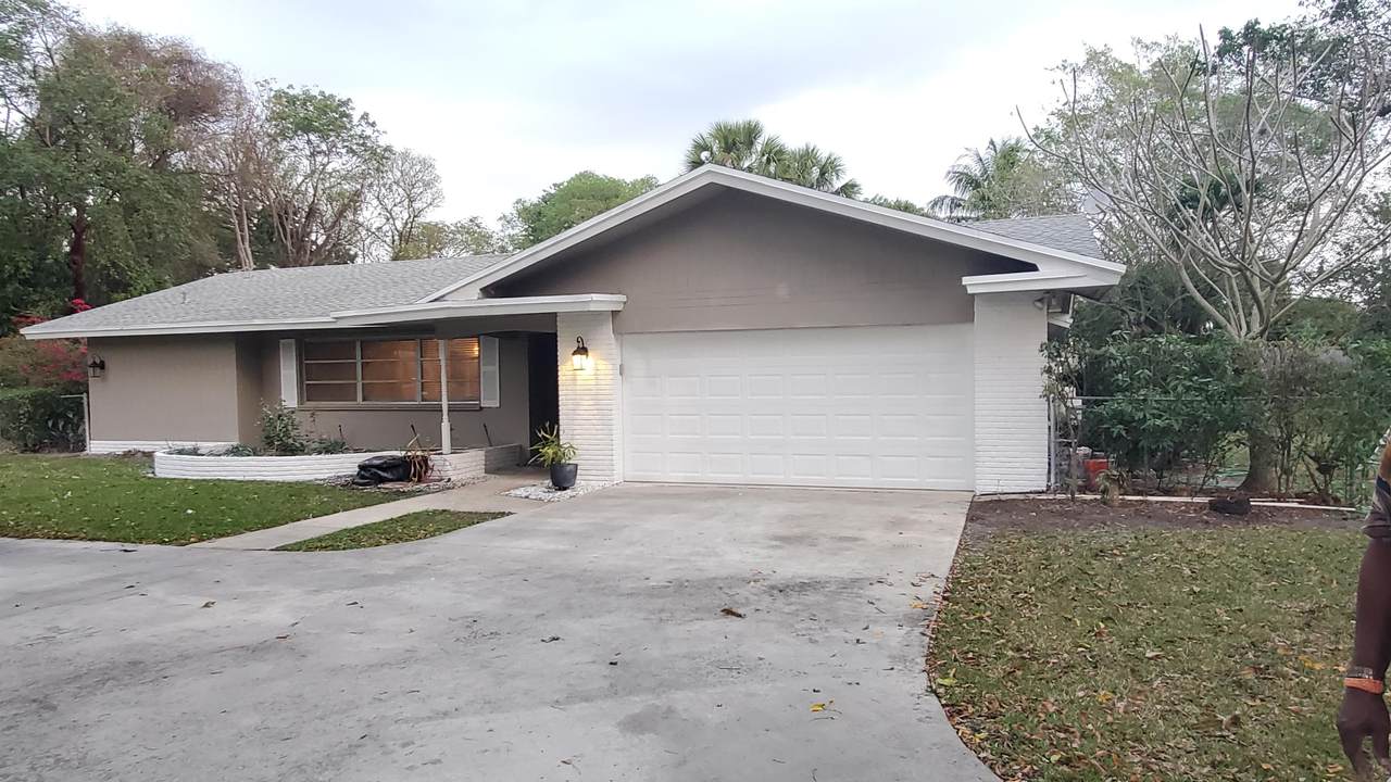 4195 Maurice Drive - Photo 1