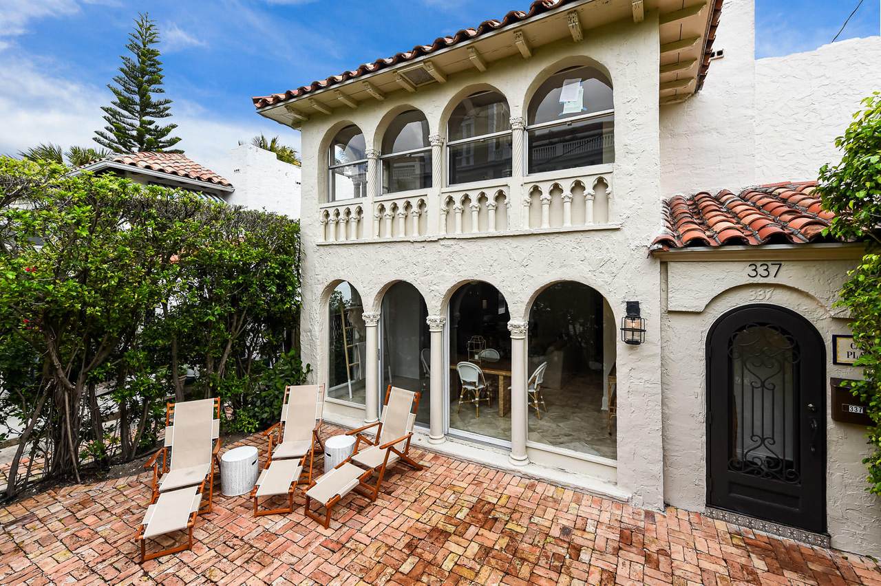 337 Cocoanut Row - Photo 1
