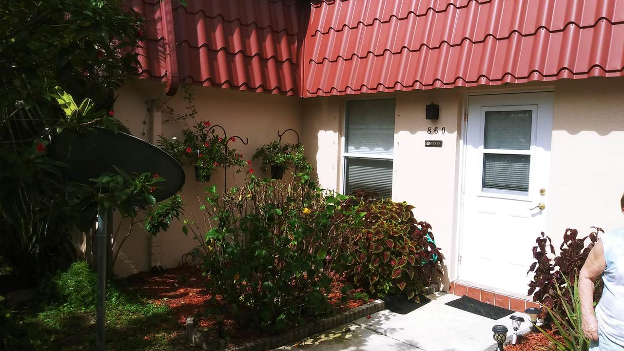 860 Worcester Lane - Photo 1