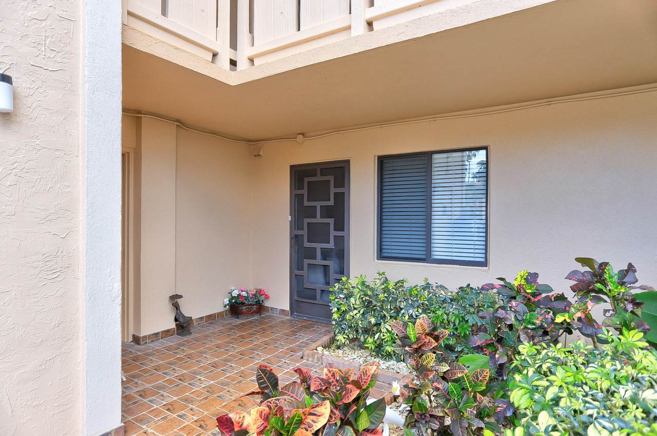 6866 Huntington Lane - Photo 1