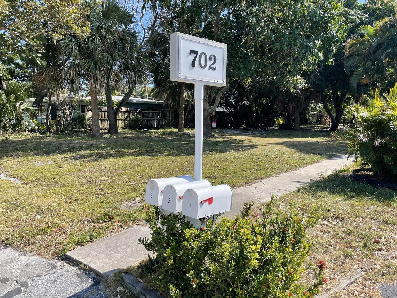 702 Bond Way - Photo 1