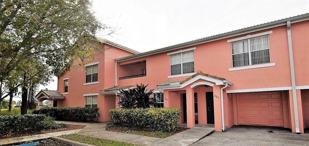 118 Peacock Boulevard - Photo 1