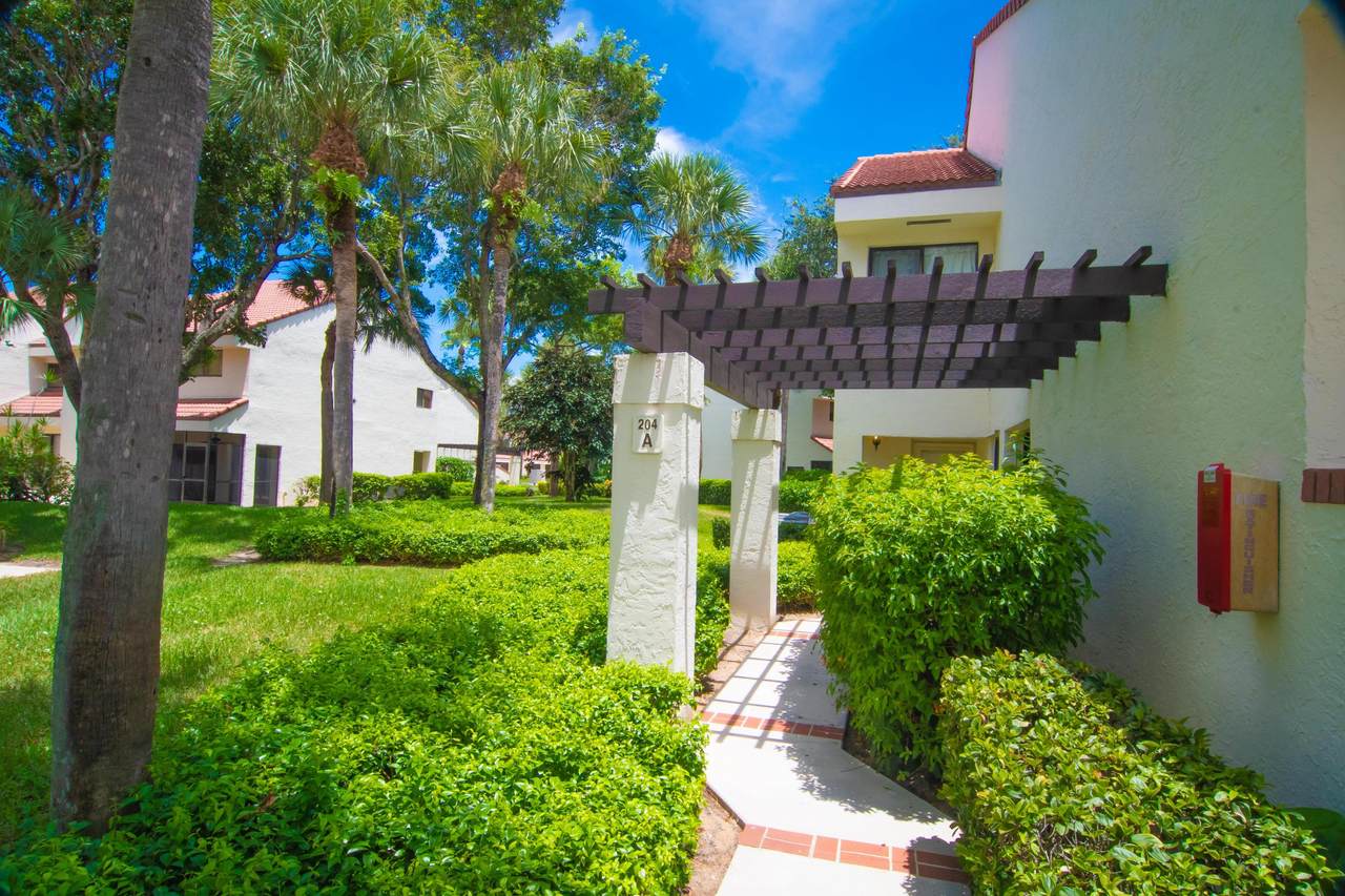 204 Sea Oats Drive - Photo 1