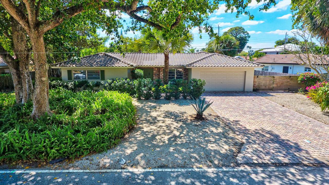 810 7th Street - Photo 1