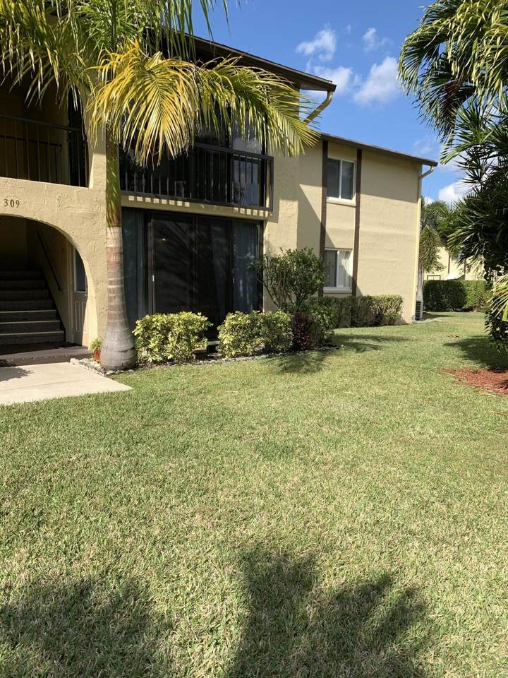 309 Pine Ridge Circle - Photo 1