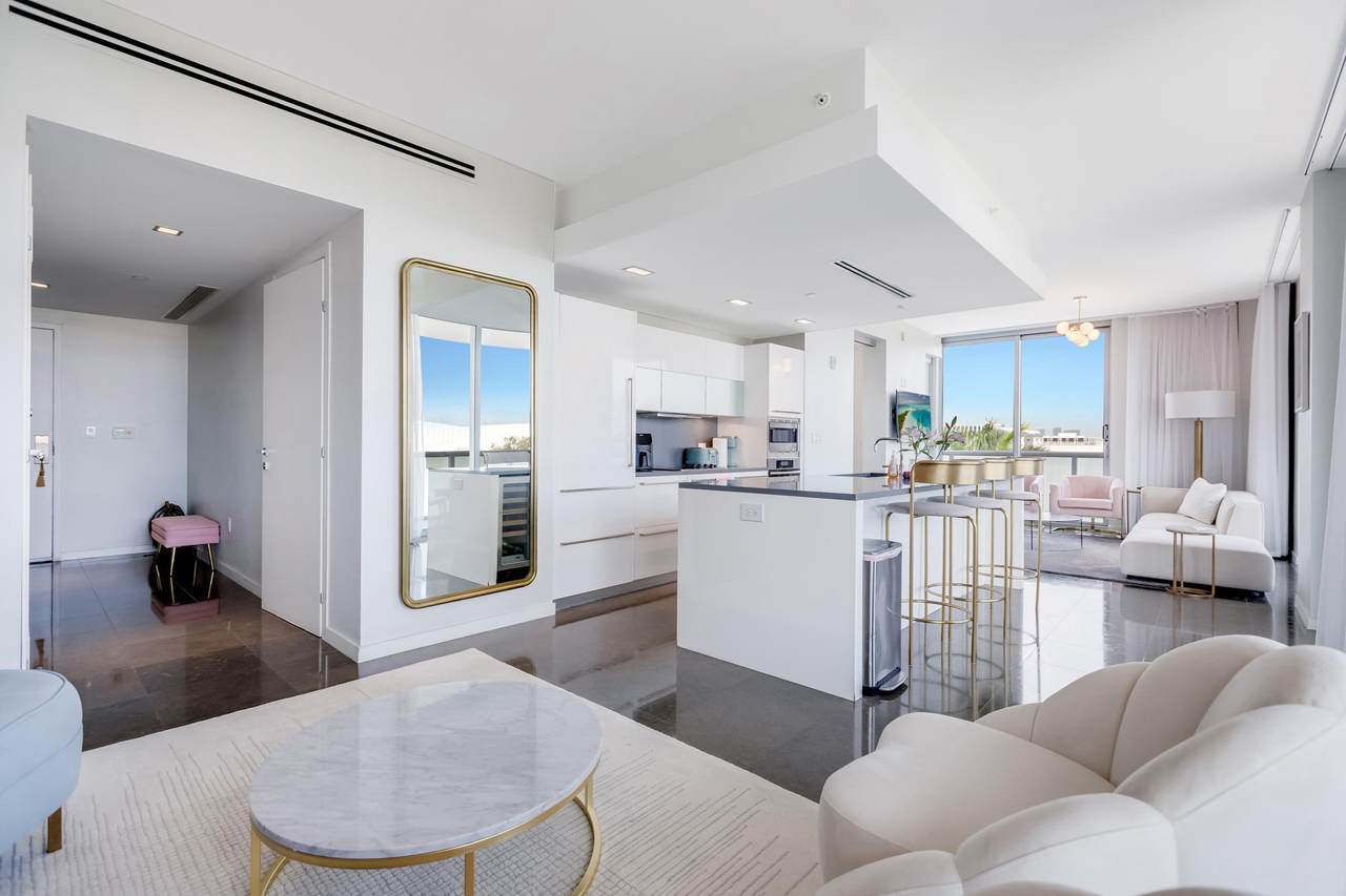 220 21st Street - Photo 1
