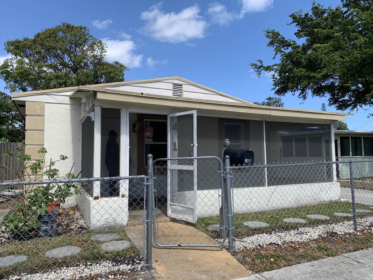 431 12th Avenue - Photo 1