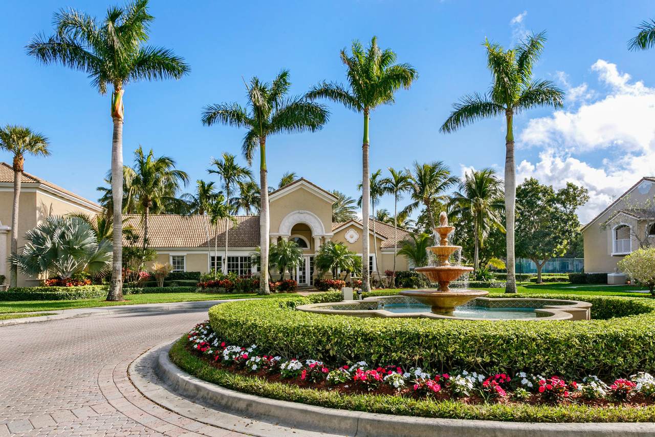 284 Village Boulevard - Photo 1