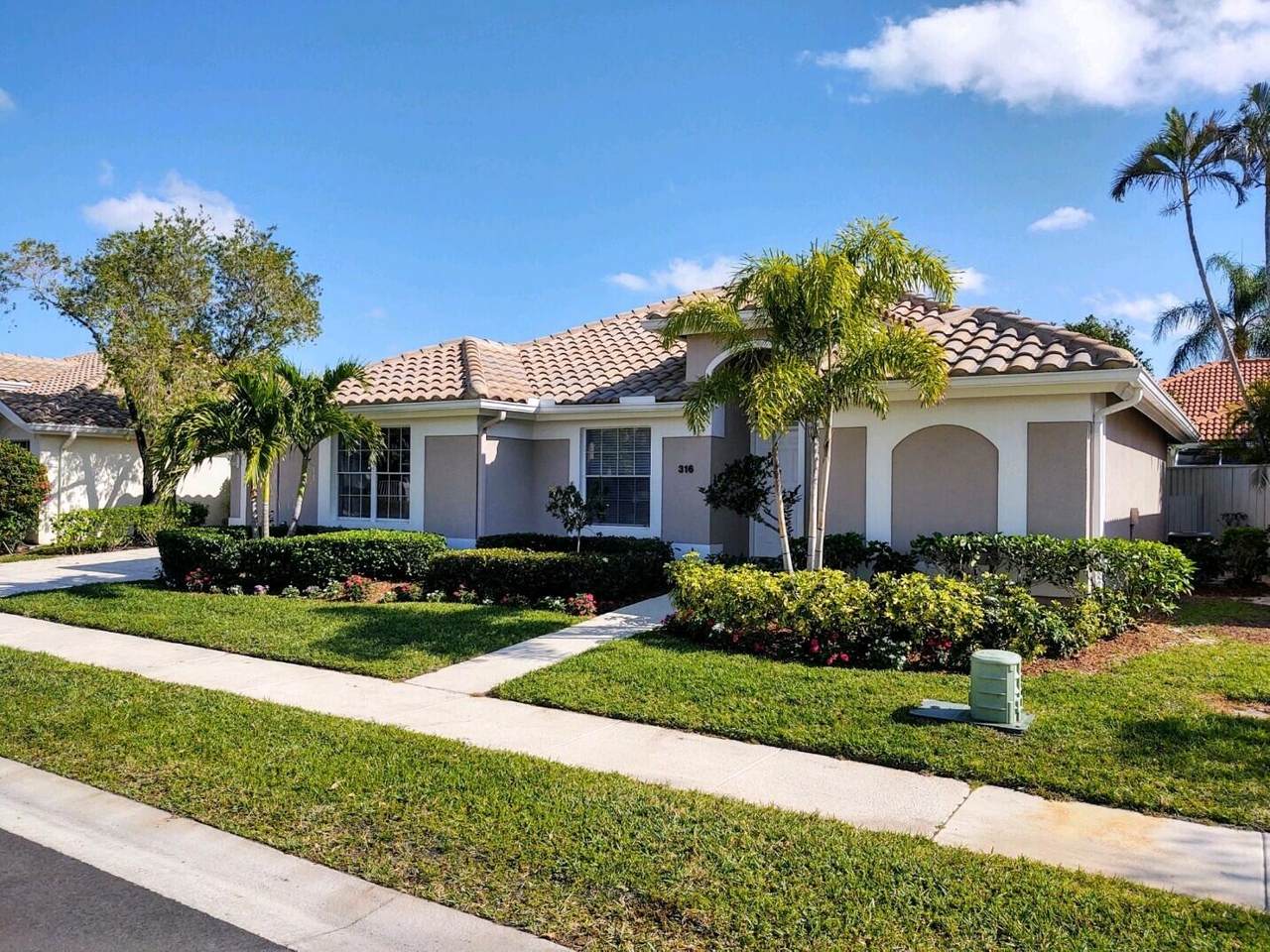 316 Eagleton Golf Drive - Photo 1