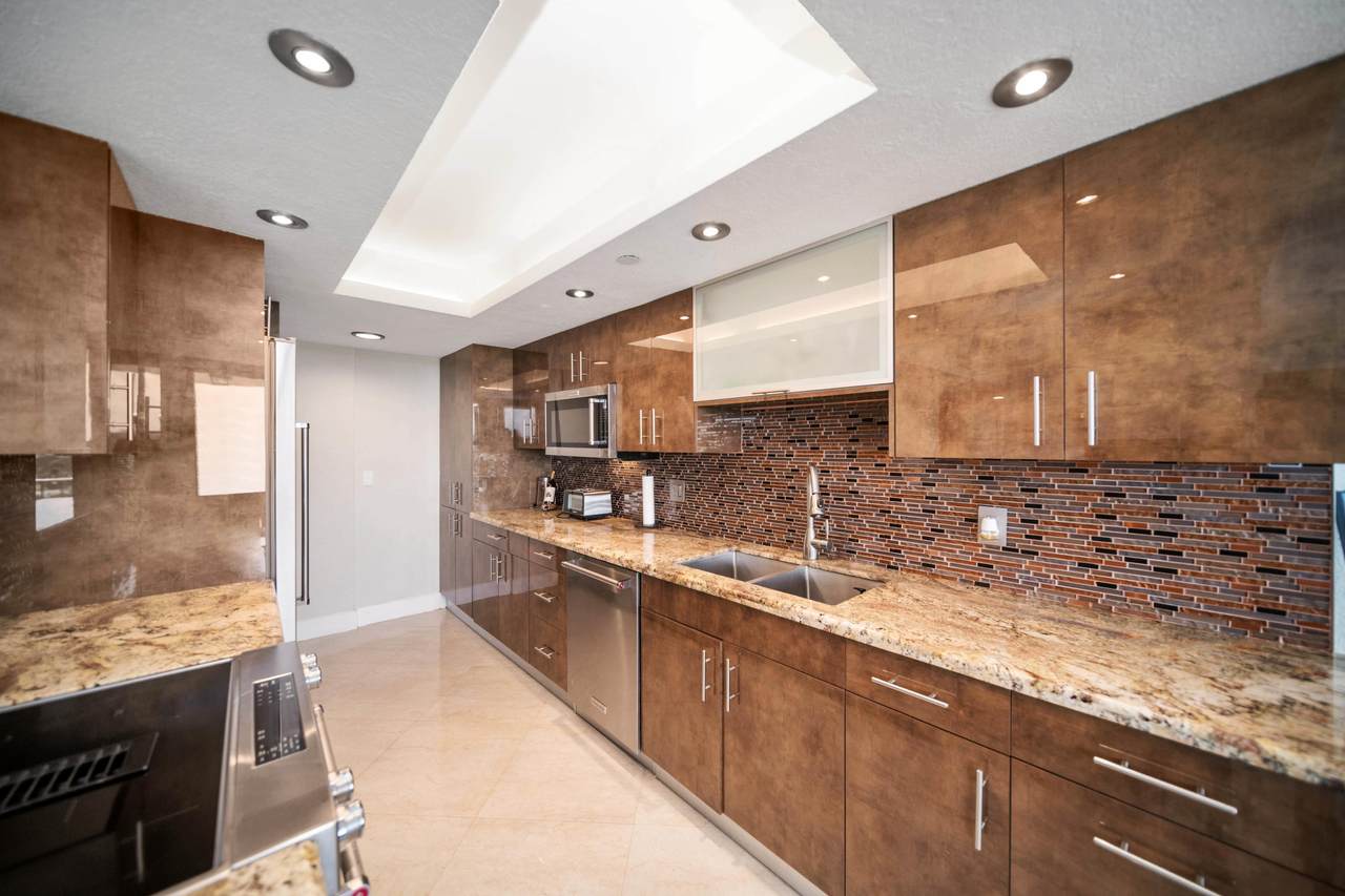 859 Jeffery Street - Photo 1