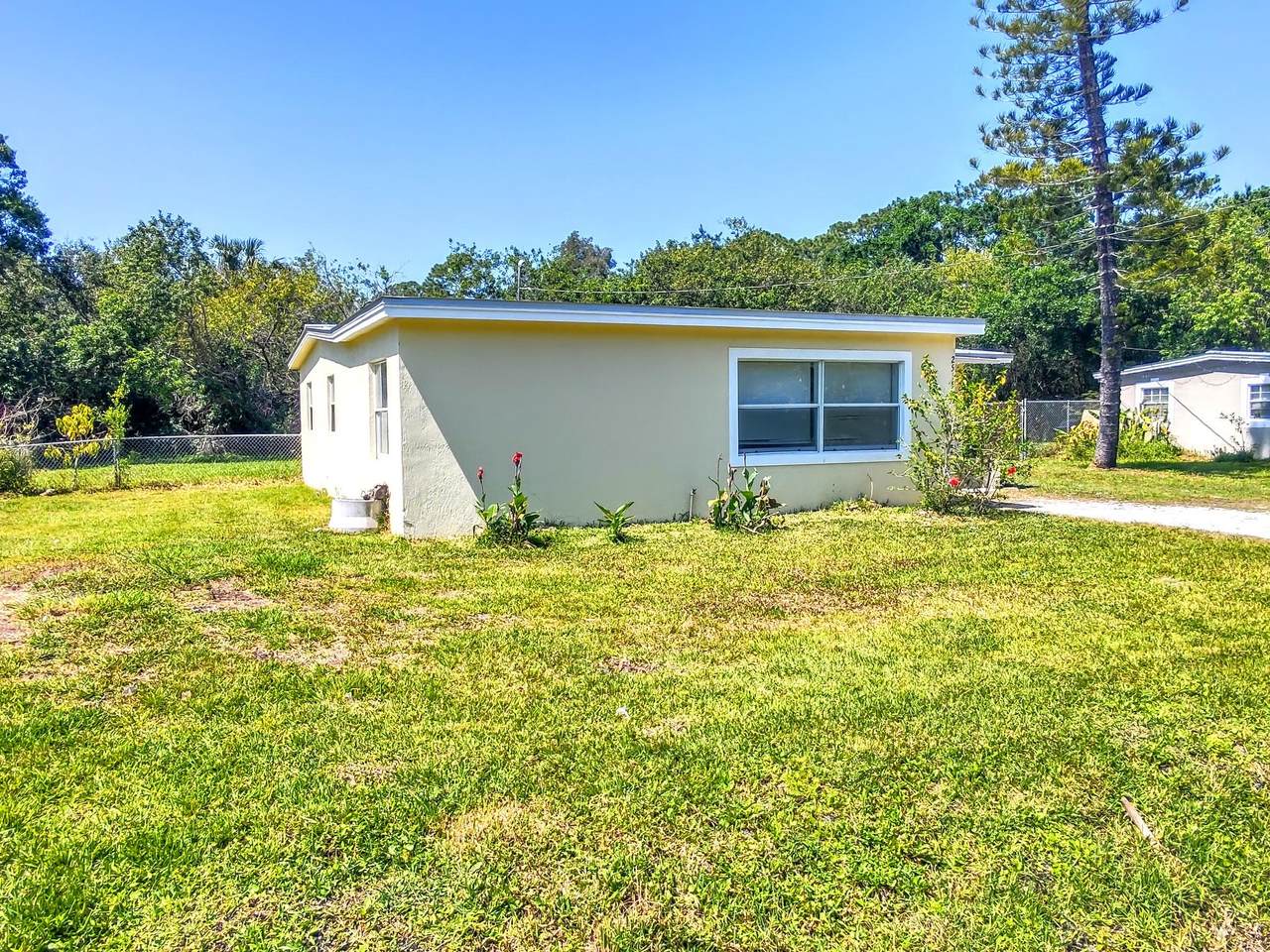 2515 Rolyat Street - Photo 1