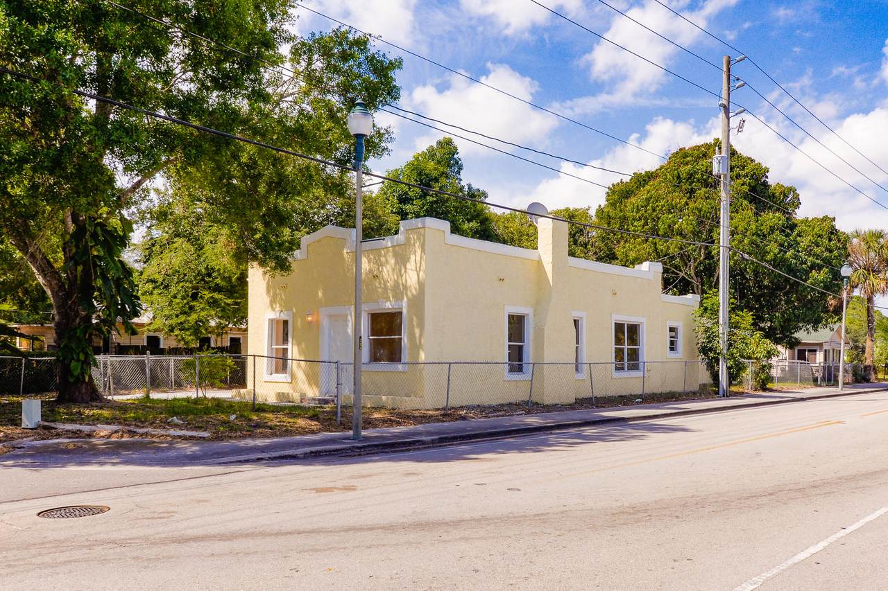 801 15th Street - Photo 1