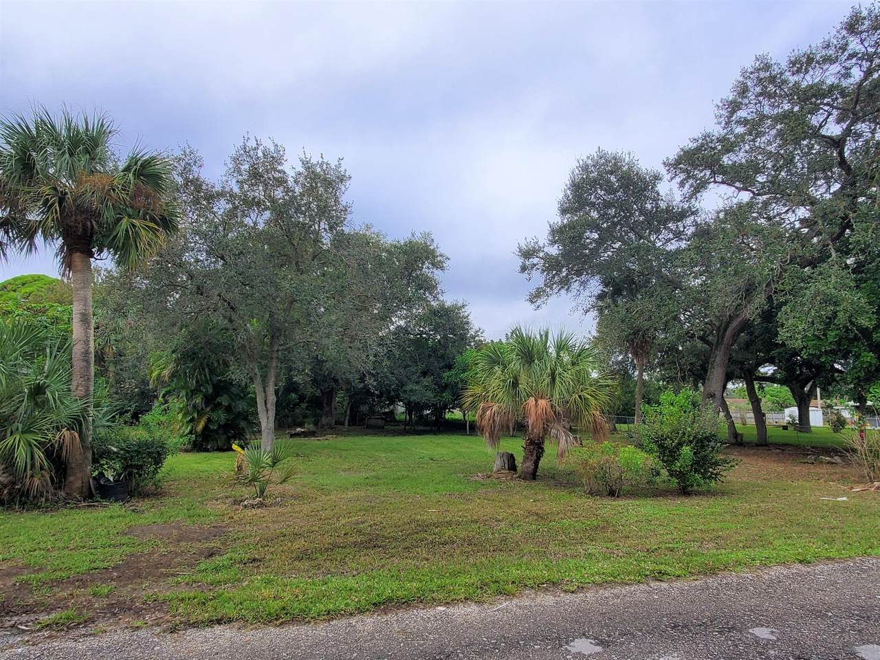 Tbd Iroquois Avenue - Photo 1