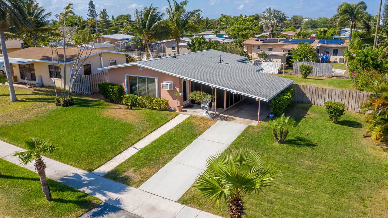 913 Bloxham Street - Photo 1