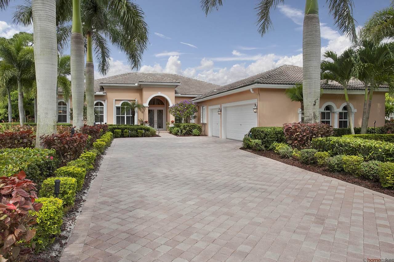 7807 Ironhorse Blvd - Photo 1