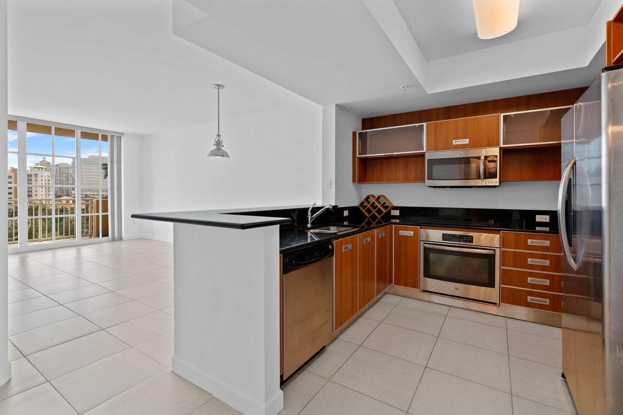 410 Evernia Street - Photo 1