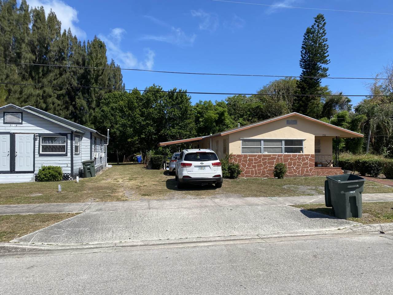706 19th Street - Photo 1