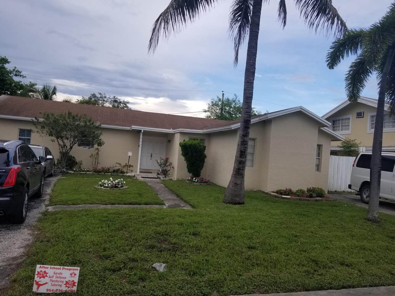 4451 36 Court - Photo 1