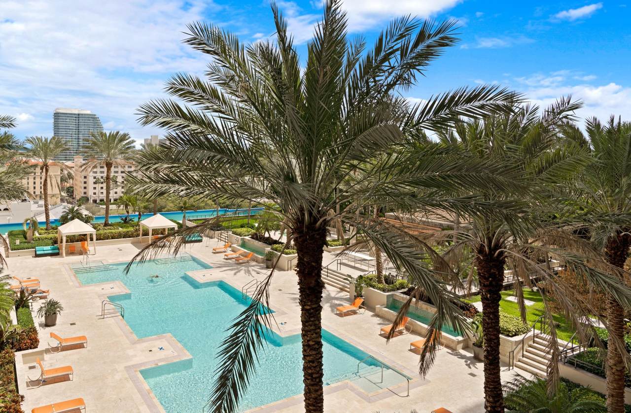 550 Okeechobee Boulevard - Photo 1