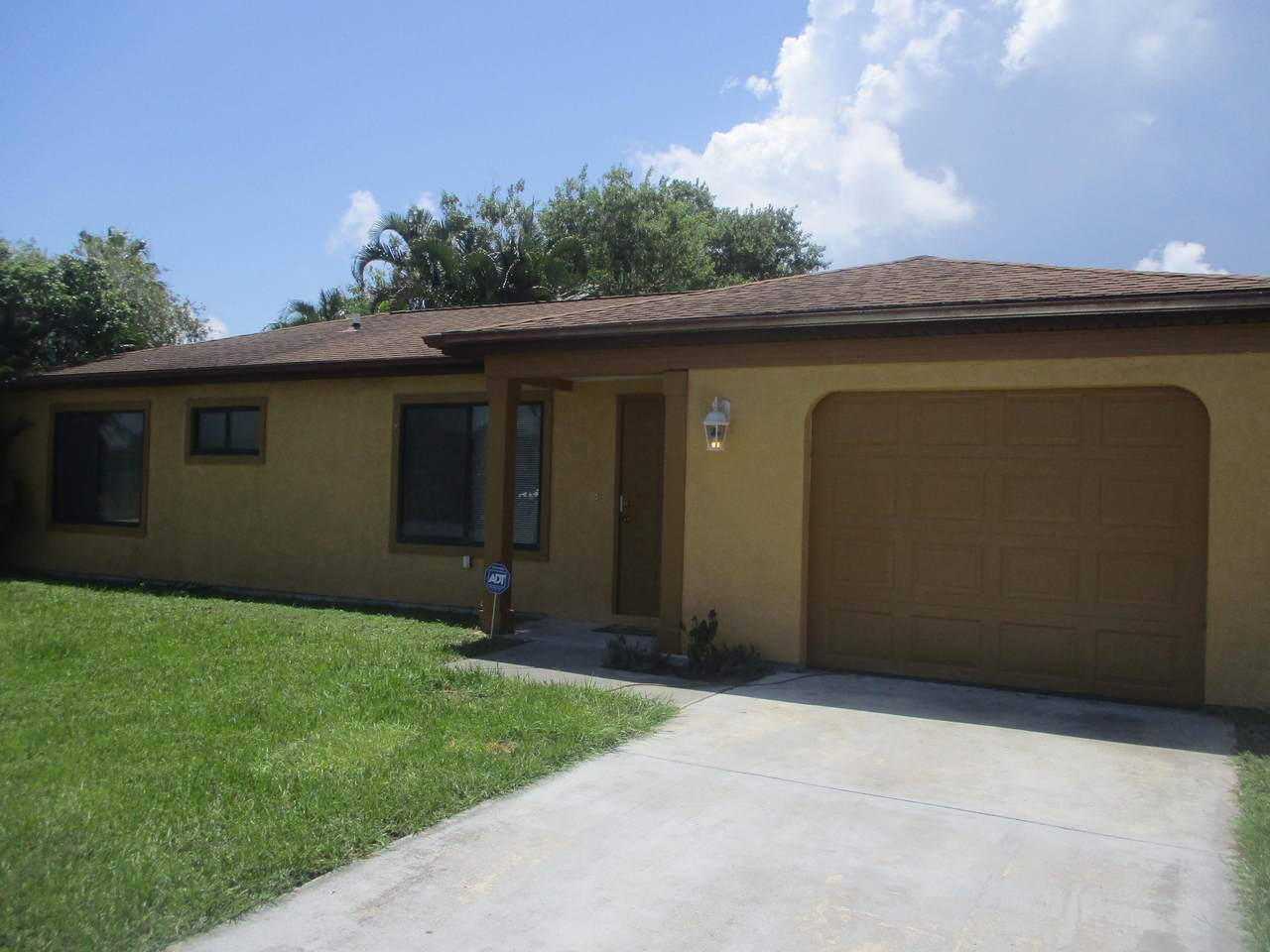 2181 East Dunbrooke Circle - Photo 1