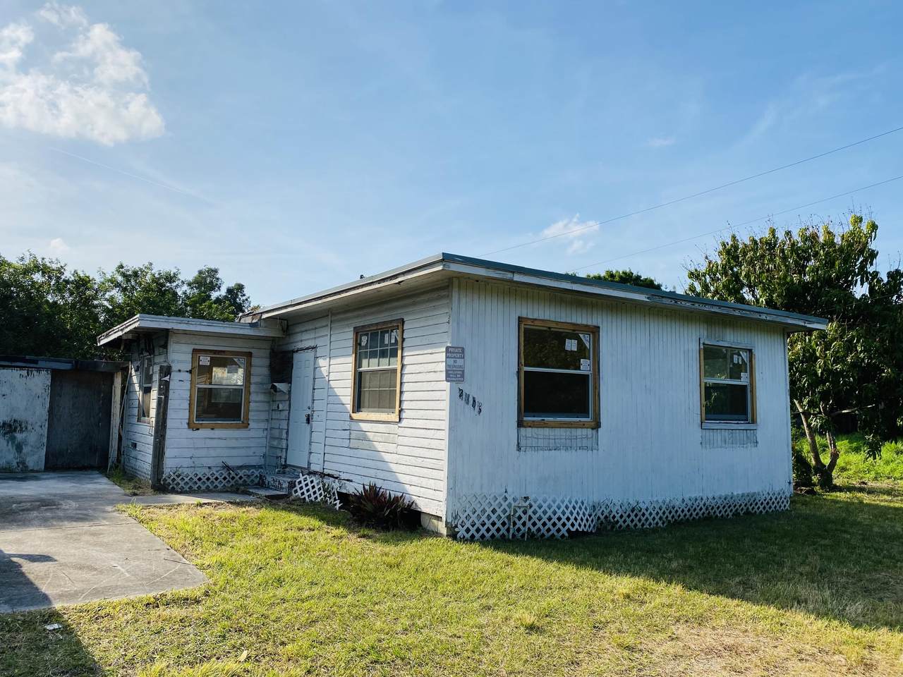 2805 25th Street - Photo 1