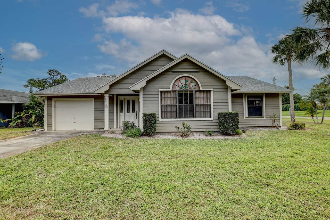 9210 Yacht Club Circle - Photo 1