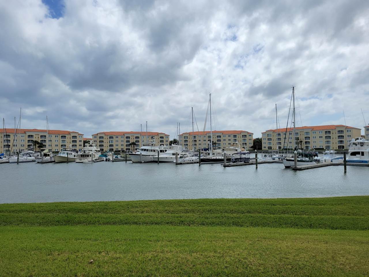 10 Harbour Isle Drive - Photo 1