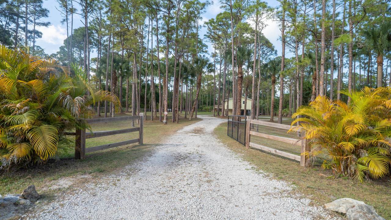 10889 157th Street - Photo 1