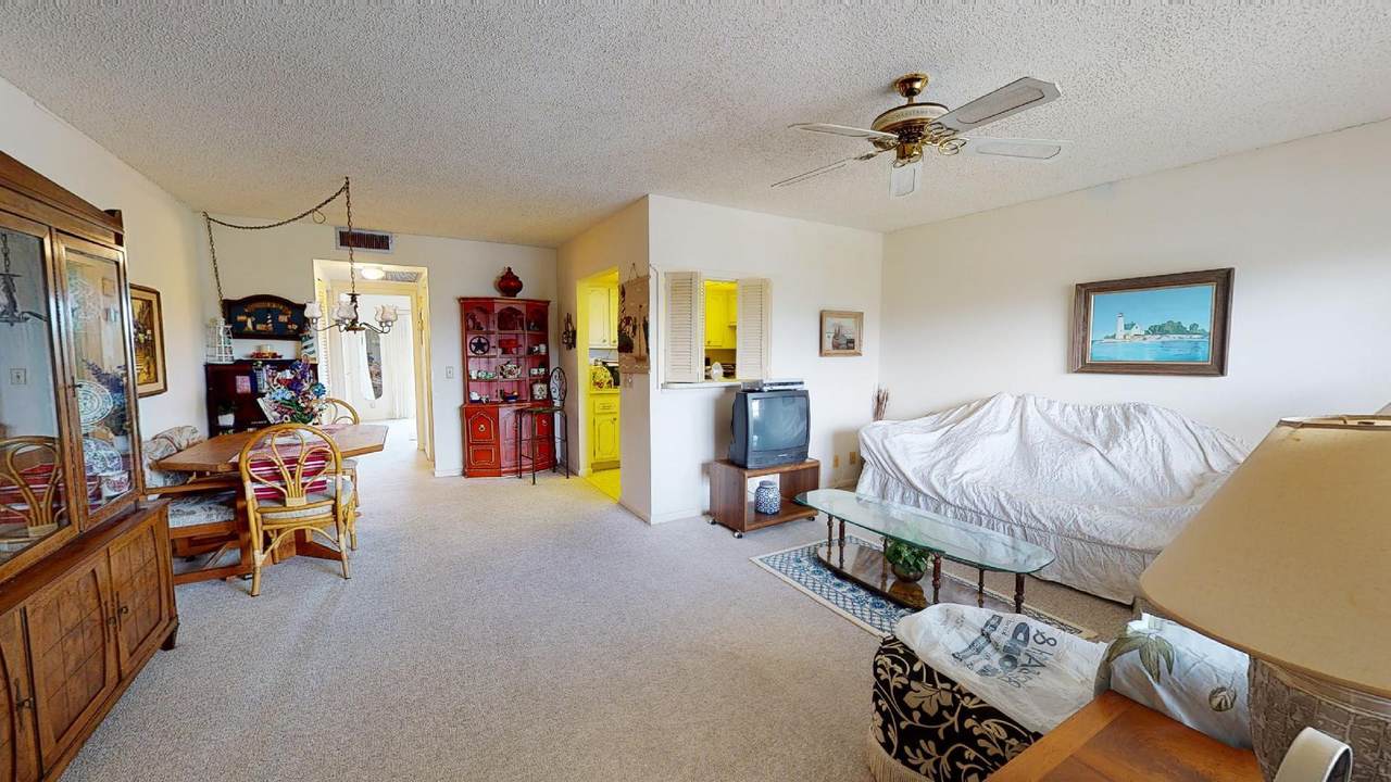 240 Mansfield F - Photo 1