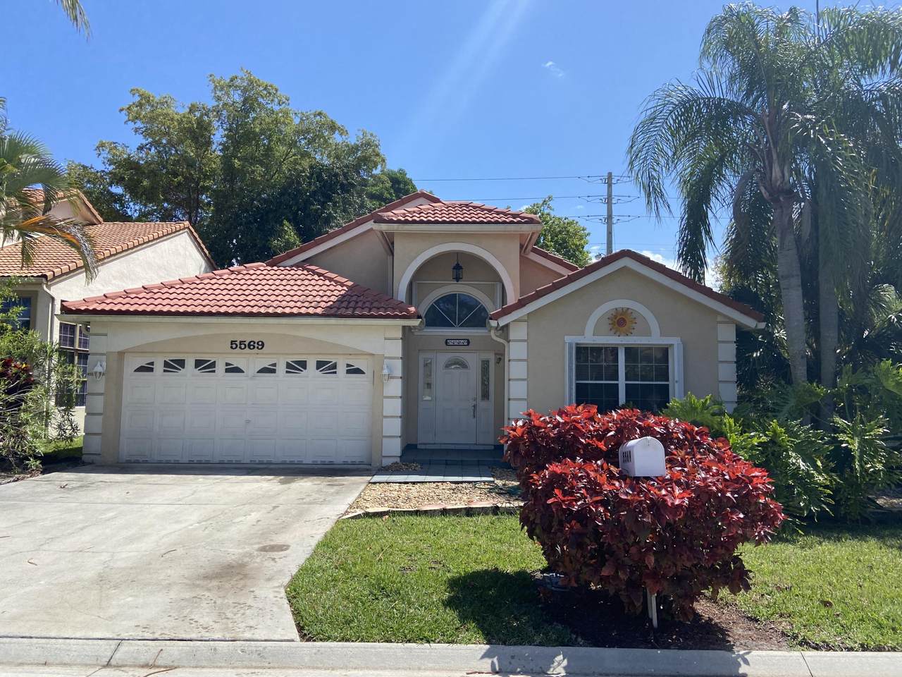 5569 American Circle - Photo 1