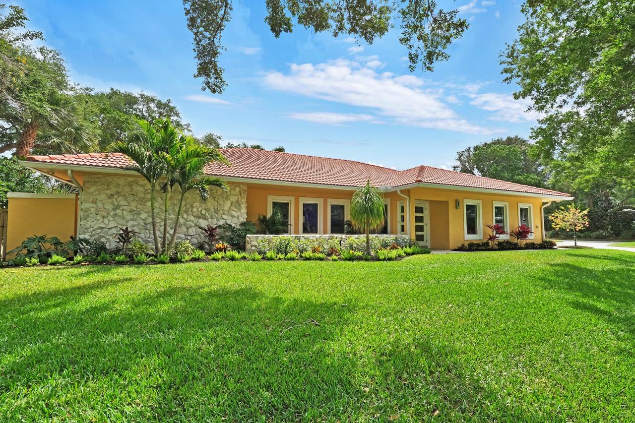 11 Riverview Drive - Photo 1