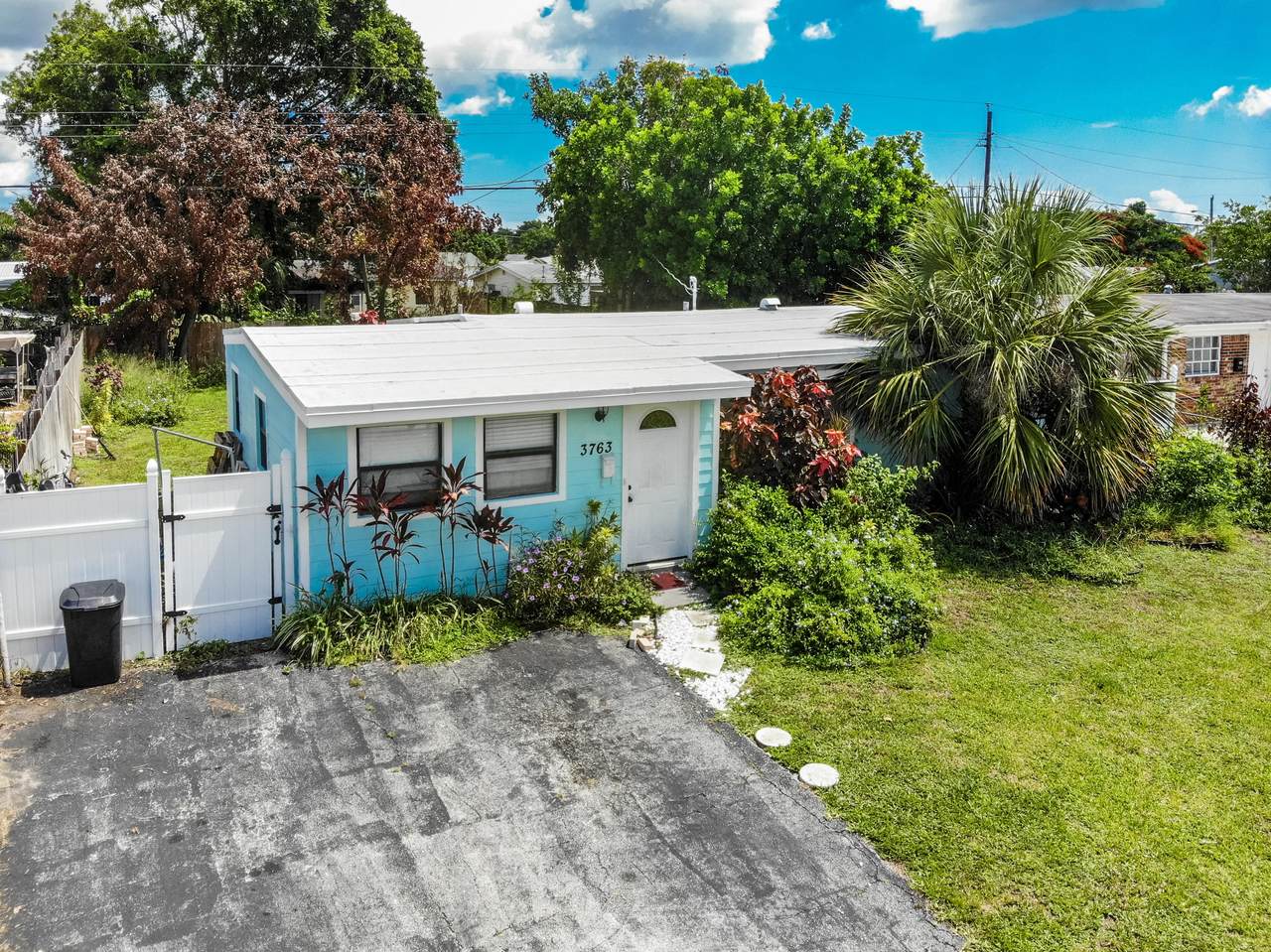 3763 Florida Boulevard - Photo 1