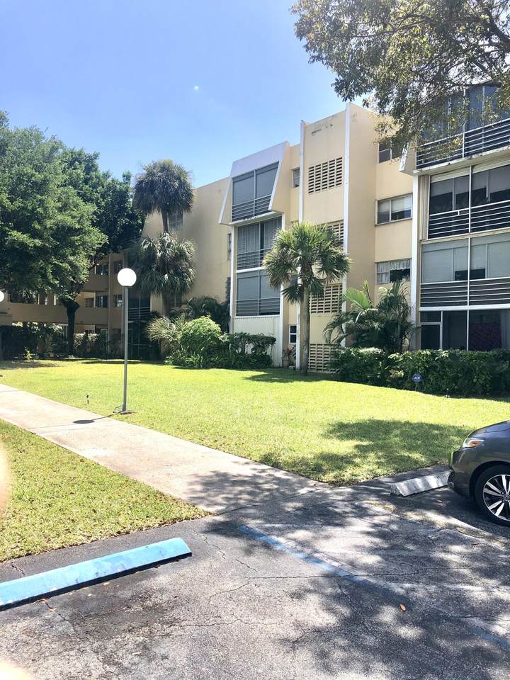 922 199th Street - Photo 1