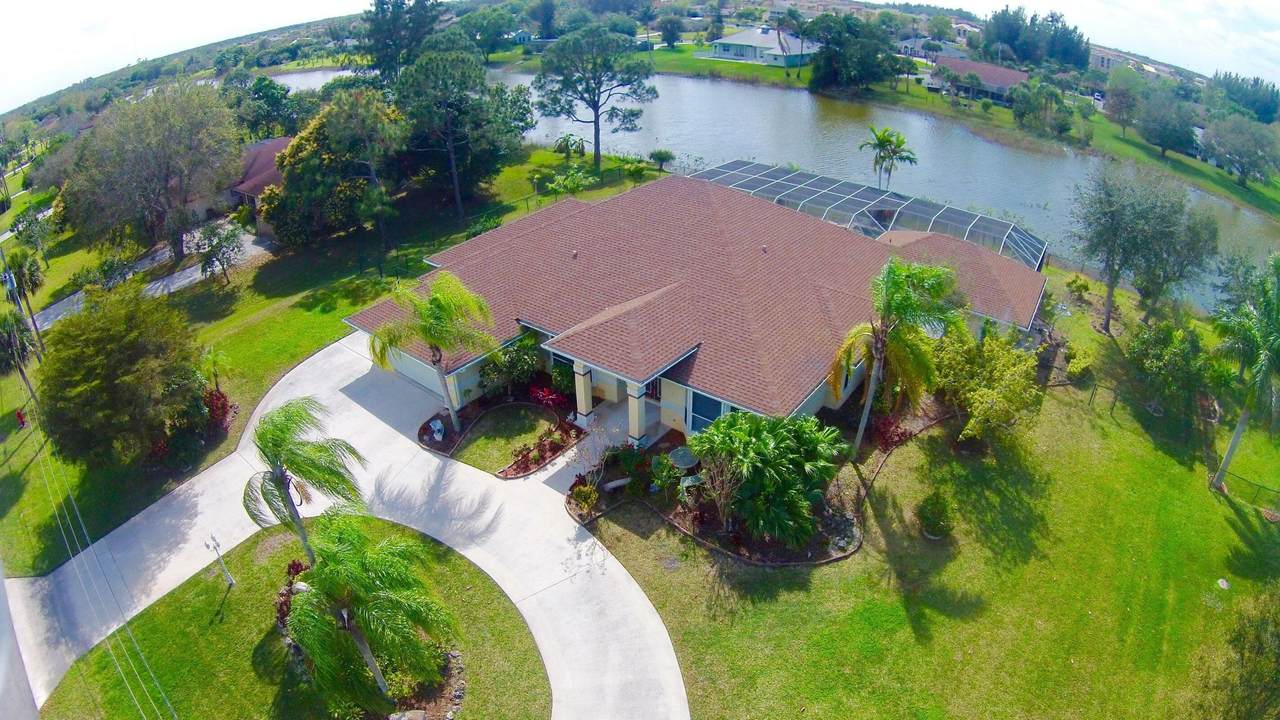 693 Whippoorwill Terrace - Photo 1