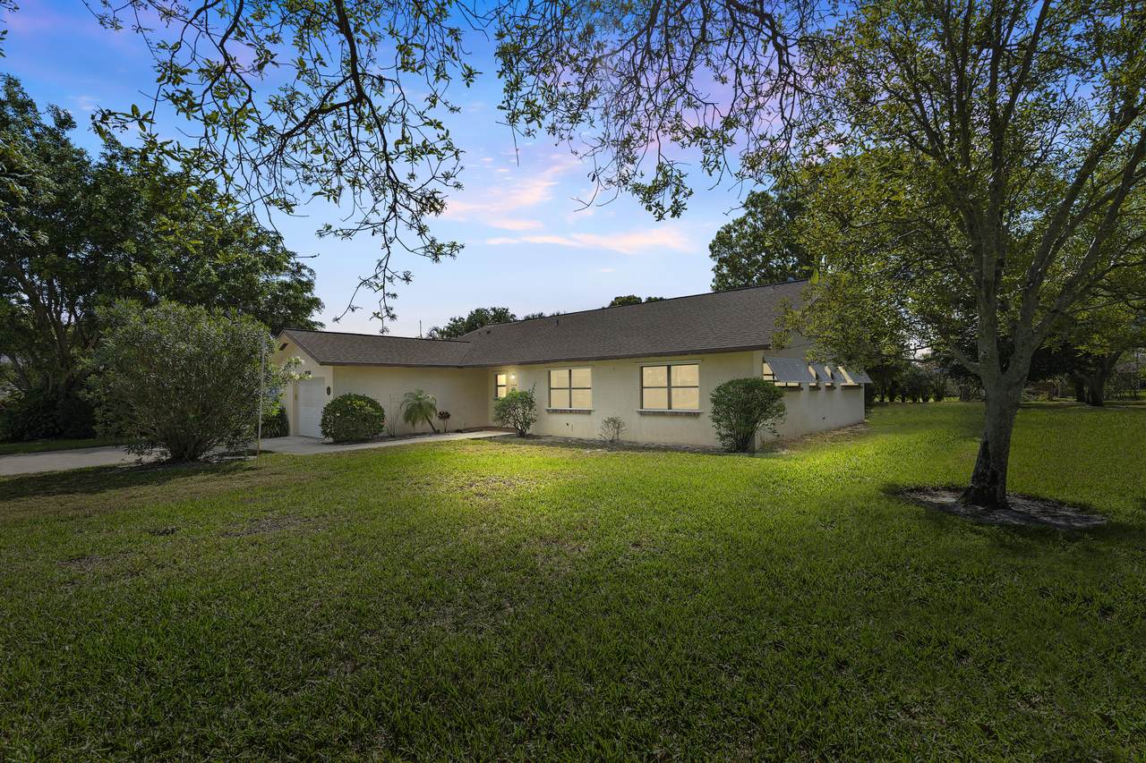 5558 Major Way - Photo 1